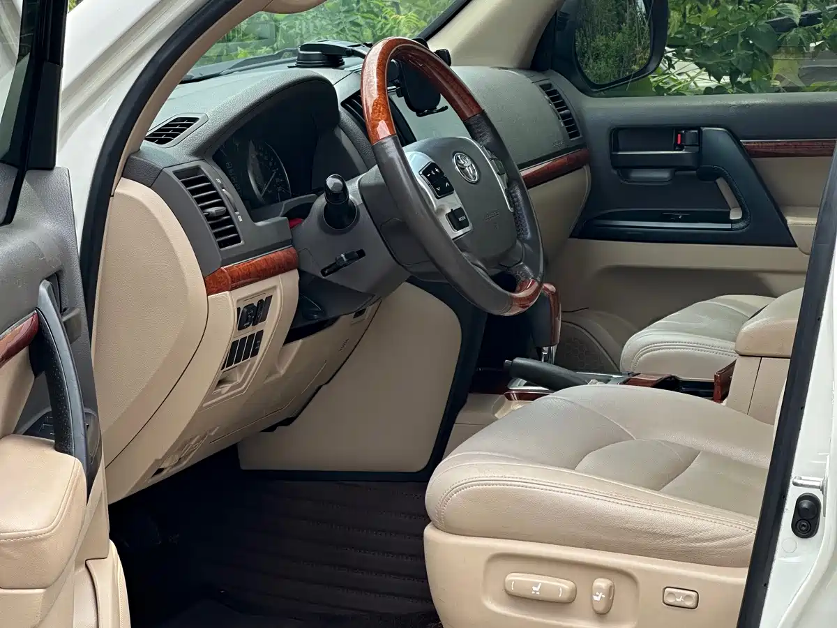 Toyota Land Cruiser (Import) 2016 2015 4.0L V6 Middle East Limited Edition