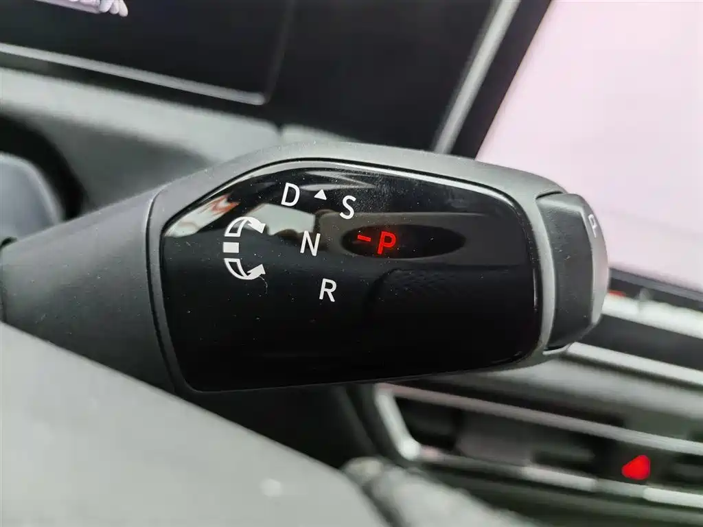 Volkswagen Tiguan L 2024 PRO 380TSI 4WD R-Line Premium Edition фото 13