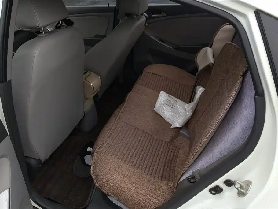 Hyundai Verna 2016 1.4L Manual Fashion GS фото 11