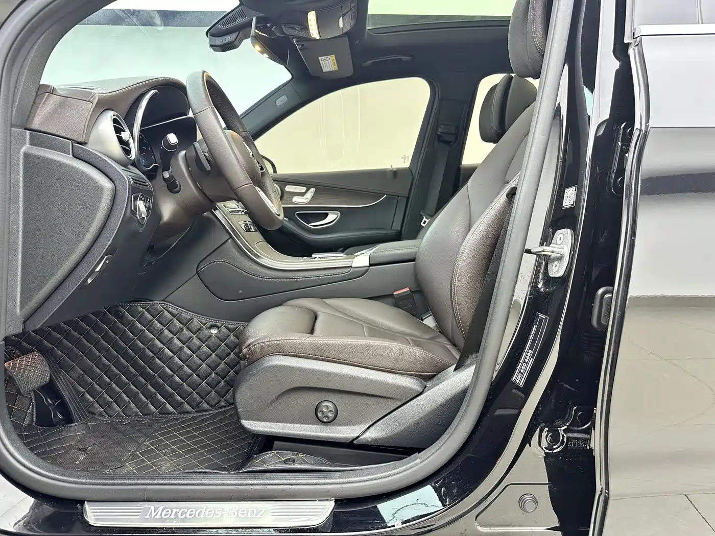 Mercedes-Benz GLC 2022 Facelift GLC 260 L 4MATIC Luxury Model фото 4