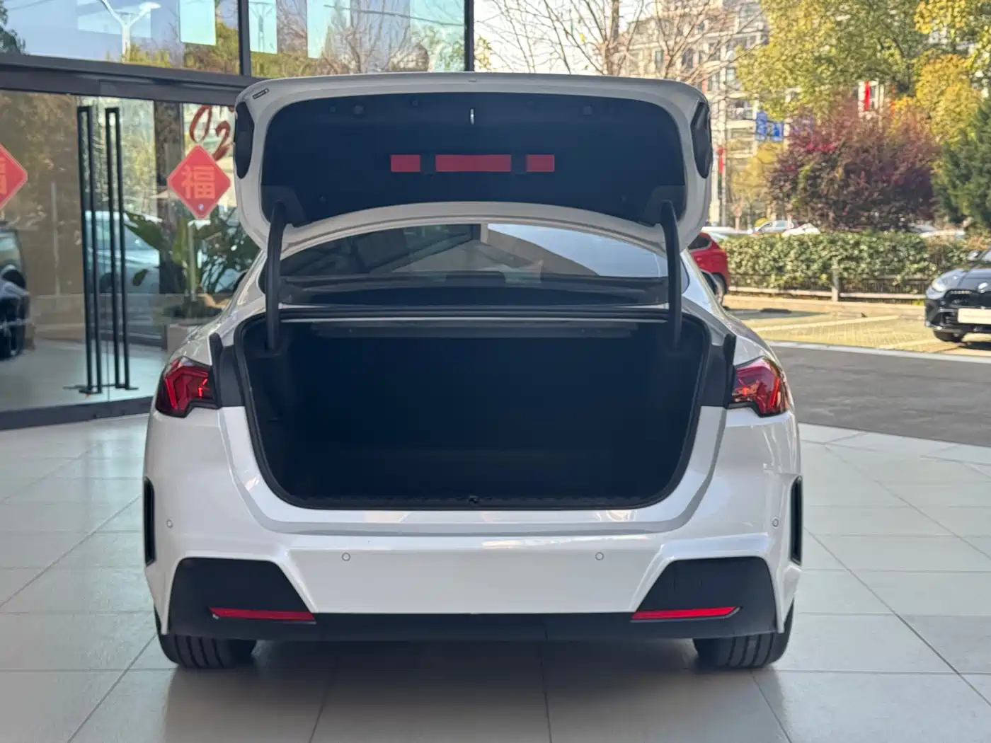 BMW 2 Series 2025 225L M Sport Package фото 6