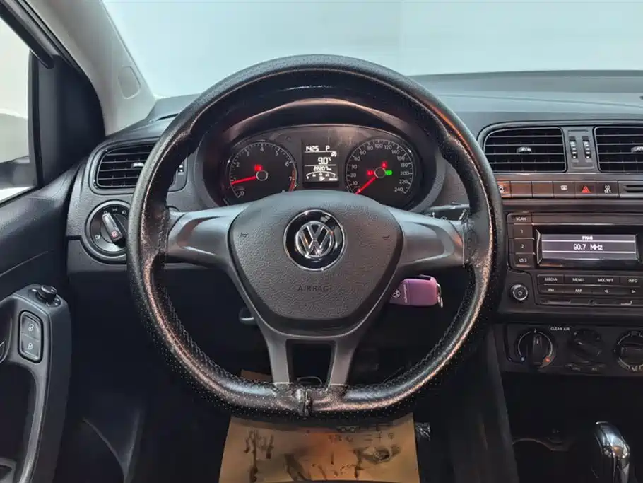 Volkswagen Polo 2018 1.5L Auto Safe Drive фото 15