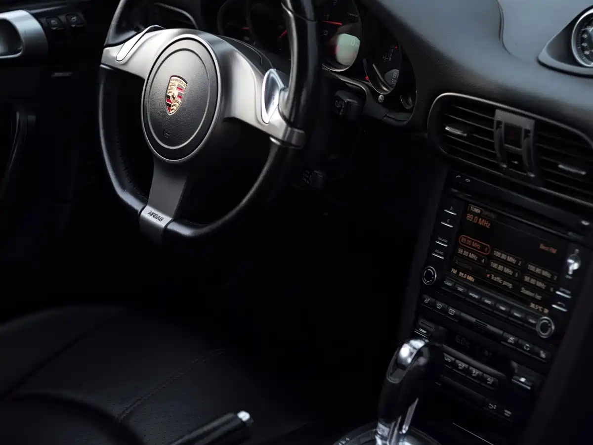 Porsche 911 2010 Carrera 3.6L фото 23