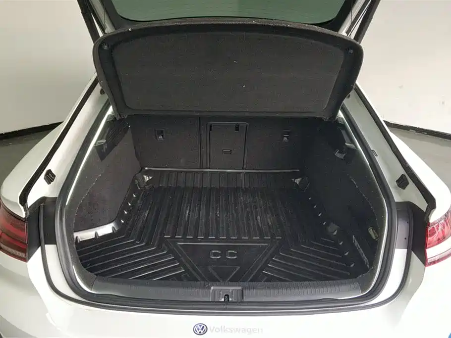 Volkswagen FAW-Volkswagen CC 2021 380TSI Eye-catching Edition 30th Anniversary фото 4