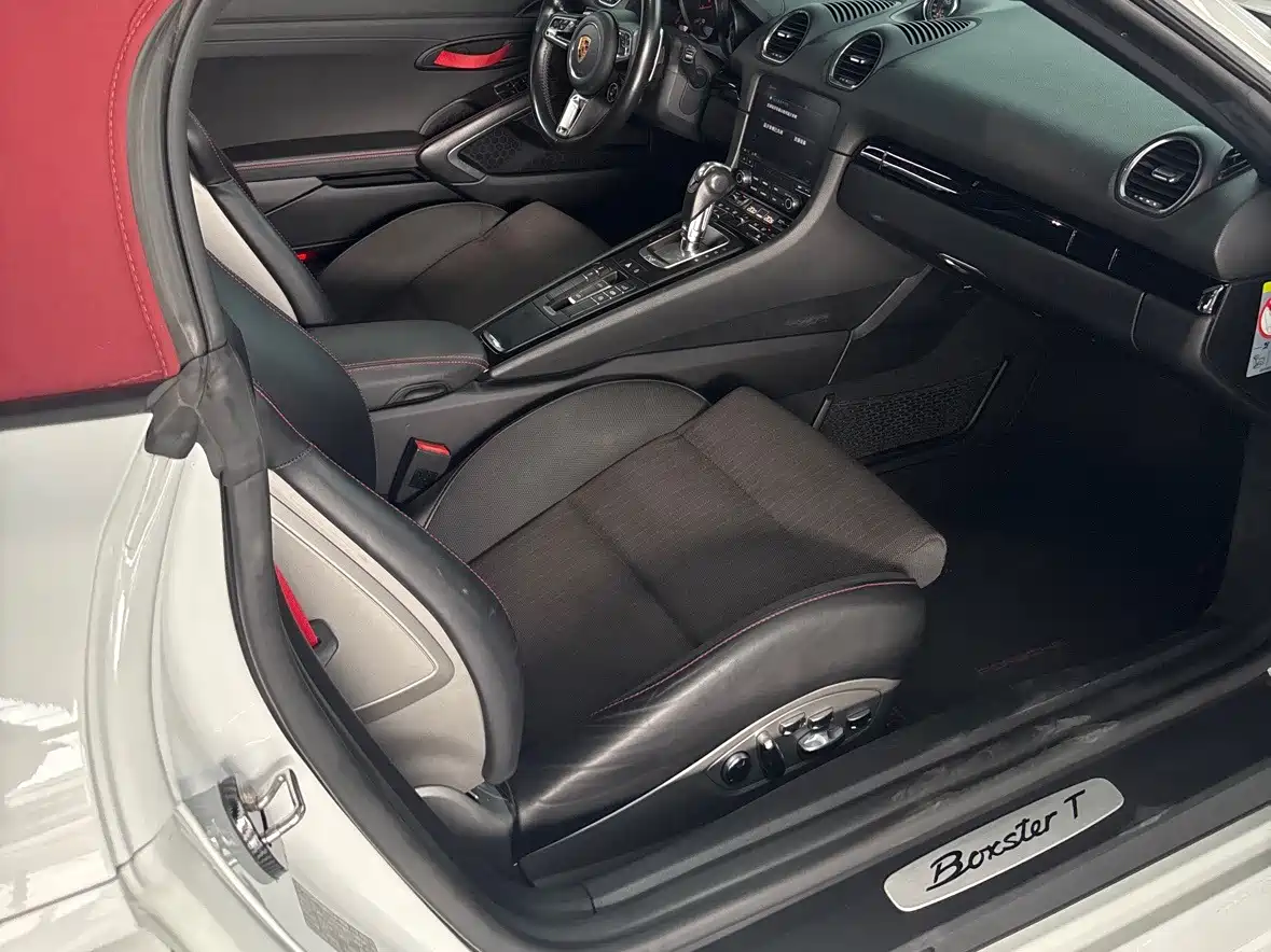Photo 13 - Porsche 718