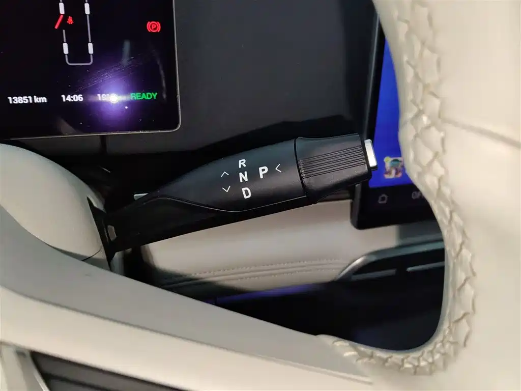 Voyah Auto Voyah Dreamer 2025 PHEV AWD Flagship Kunpeng Edition фото 14