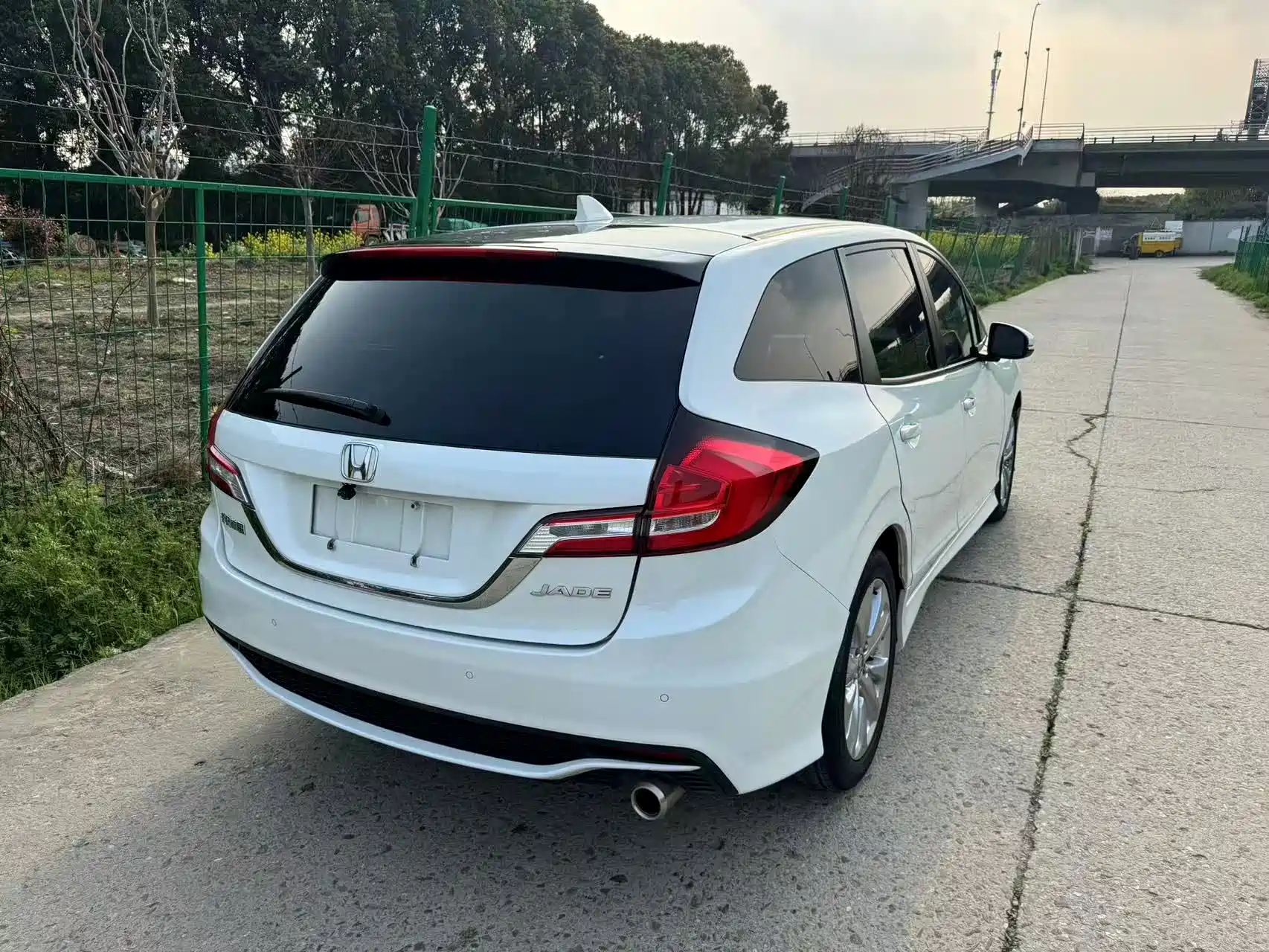 Фото 6 - Honda Jade