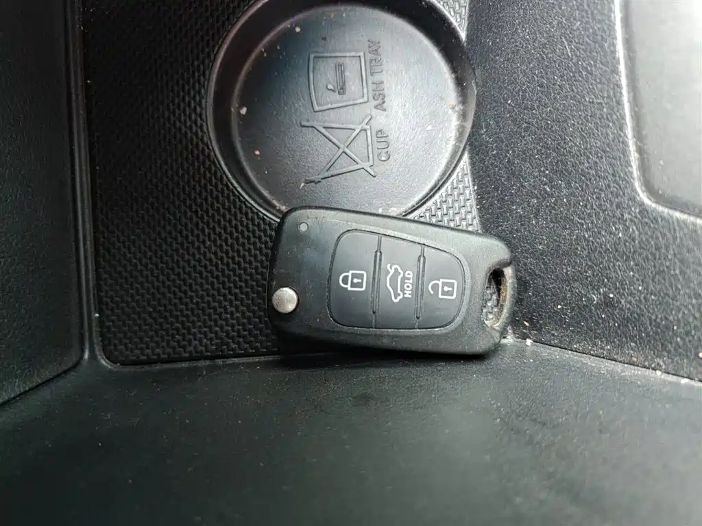 Kia K2 2015 Sedan 1.4L MT GLS фото 17