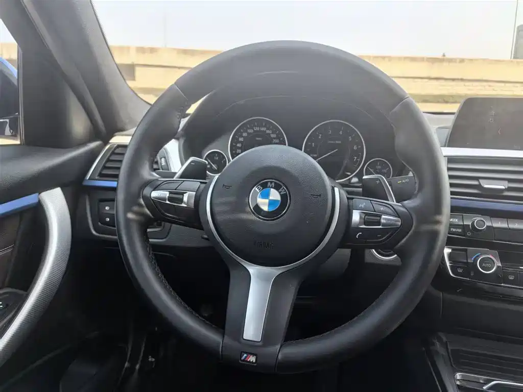 BMW 3 Series 2018 320i M Sport Package фото 9
