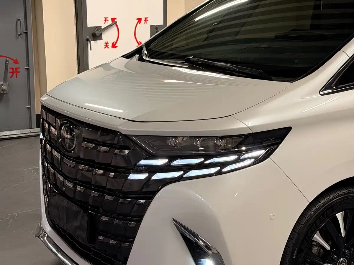 Toyota Alphard 2024 Hybrid 2.5L Ultimate Enjoyment Edition фото 14