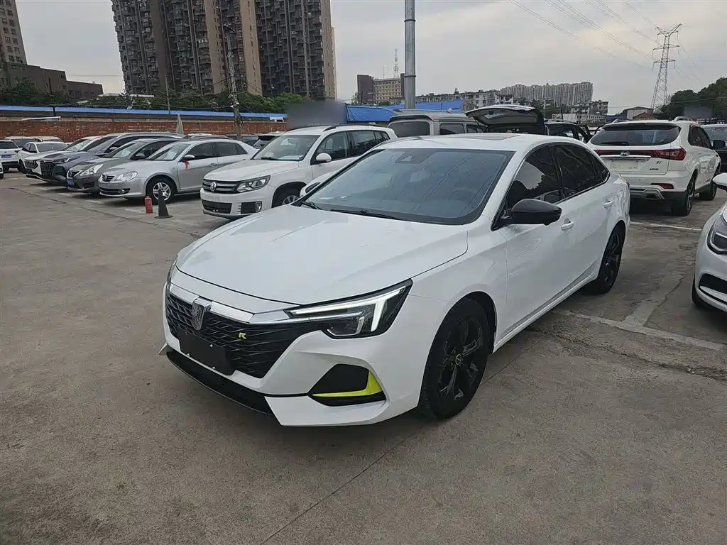 Roewe i6 MAX 2020 Model 300TGI Automatic Cool & Smart Edition