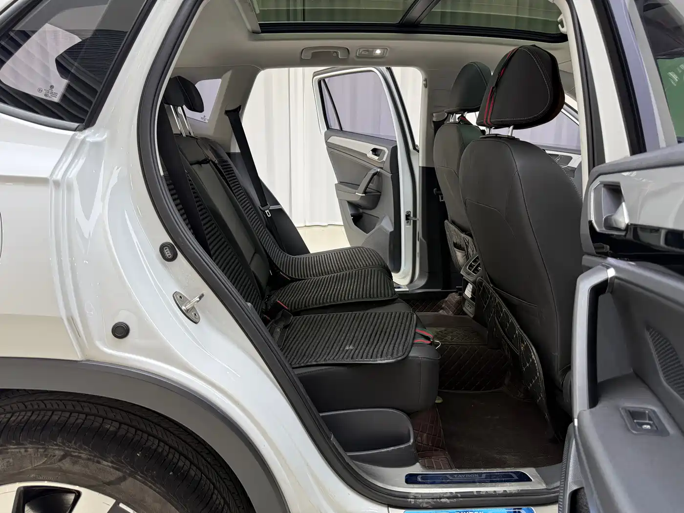 Volkswagen Tayron 2022 280TSI 2WD Luxury Smart Connect Edition фото 12