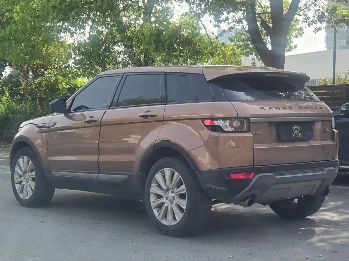 Land Rover Range Rover Evoque 2015 2.0T 5-Door Intelligent Edition фото 7