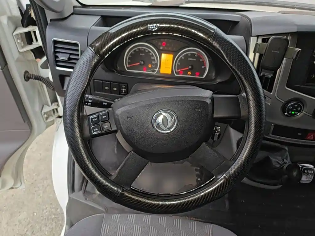 Dongfeng Yufeng Yufeng 2021 2020 2.3T Economy Logistics Vehicle Long Wheelbase High Roof 5-9 Seats WP2.3