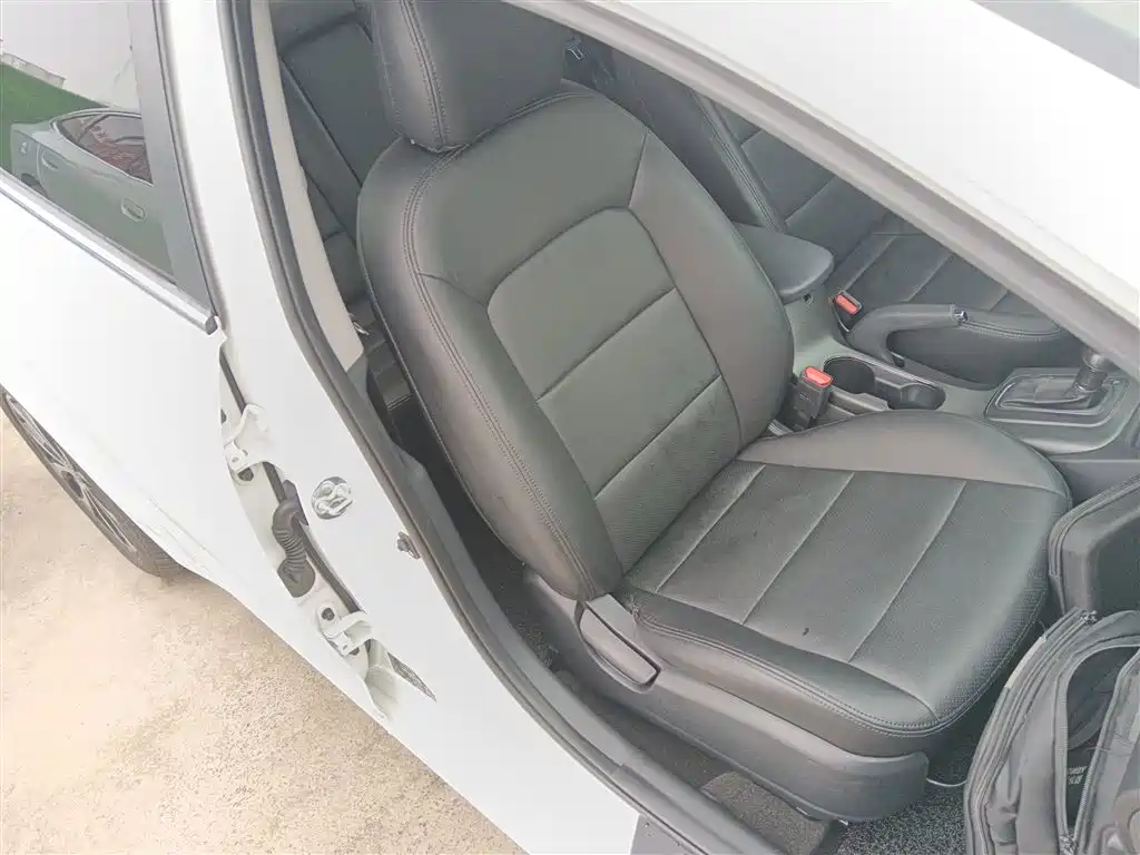 Kia K3 2015 1.6L Automatic GLS фото 25