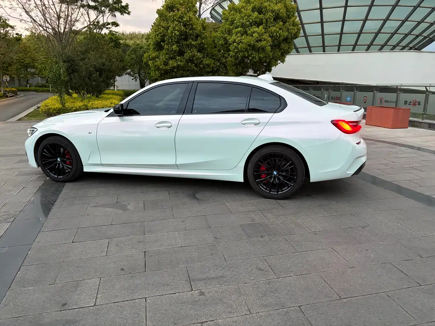 BMW 3 Series 2021 Facelift 325Li M Sport Shadow Edition фото 7