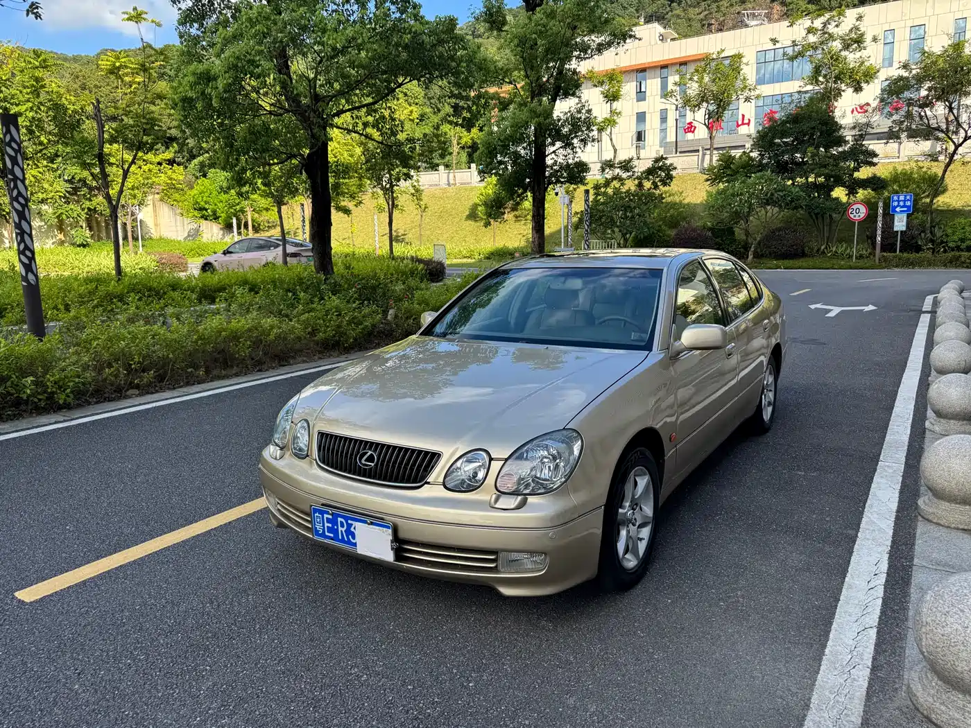 Фото 3 - Lexus GS