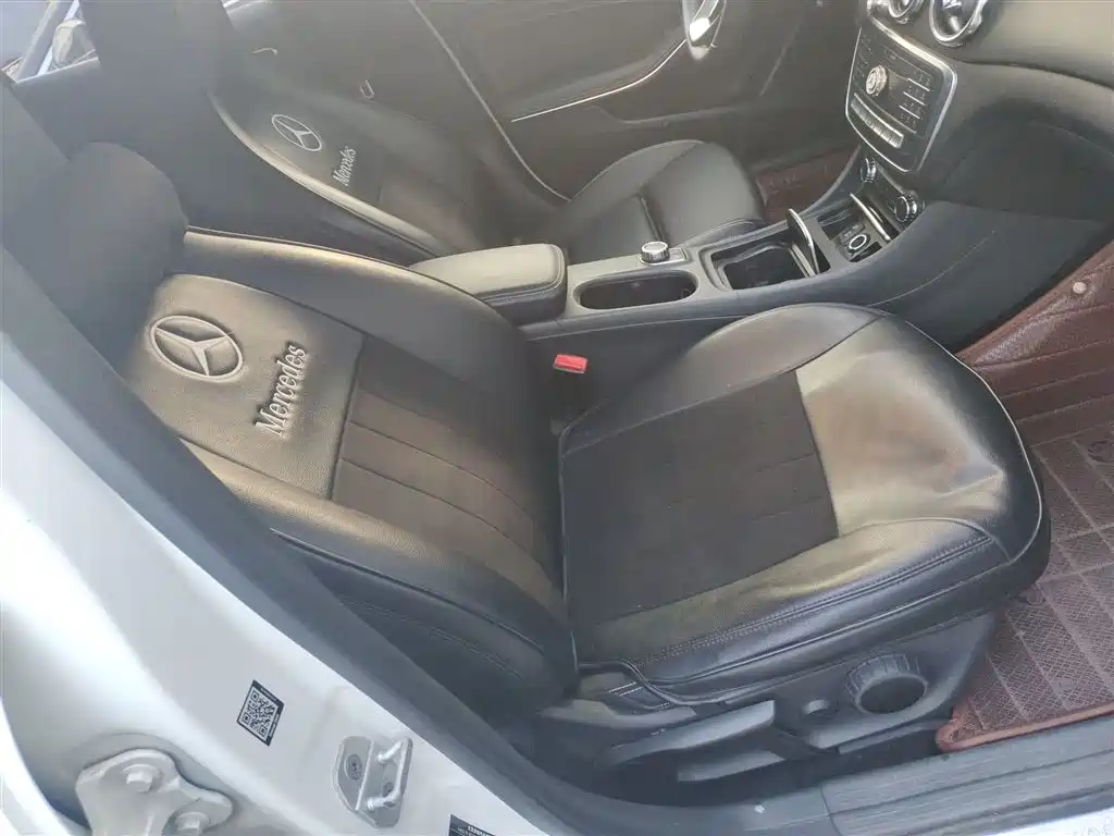 Mercedes-Benz GLA 2017 GLA 200 Dynamic фото 25