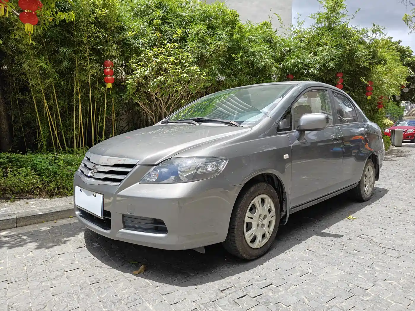 Everus S1 2012 2012 1.3L Automatic Comfort