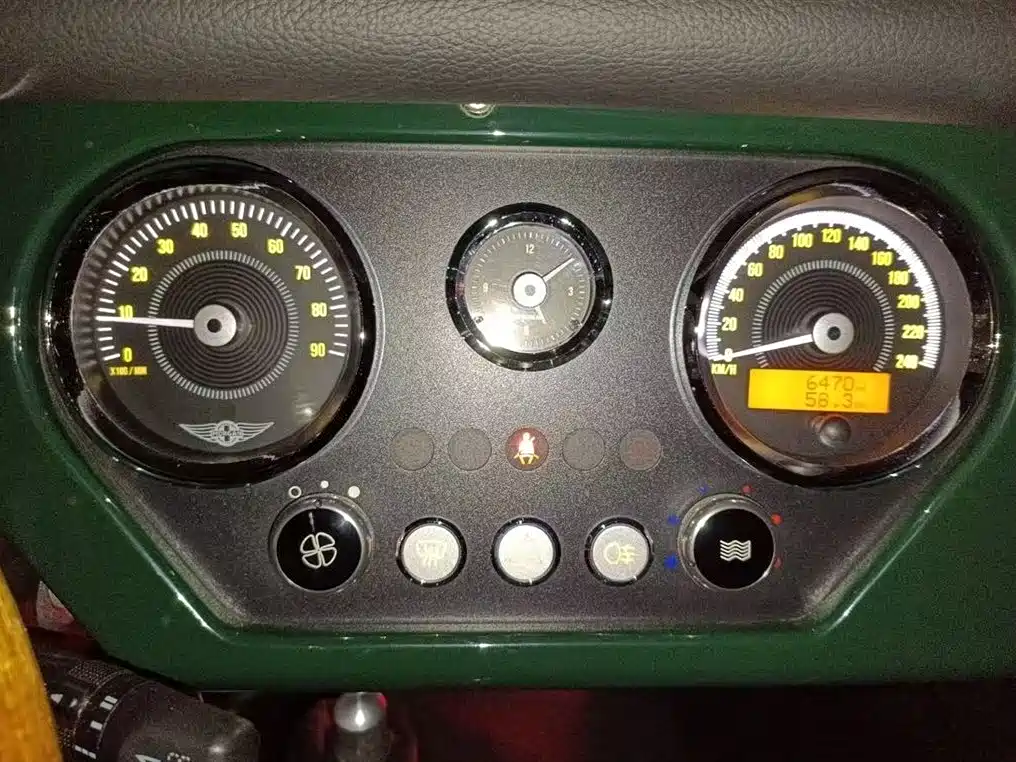 Morgan Plus 4 2013 2.0L Sport 2-seater фото 9