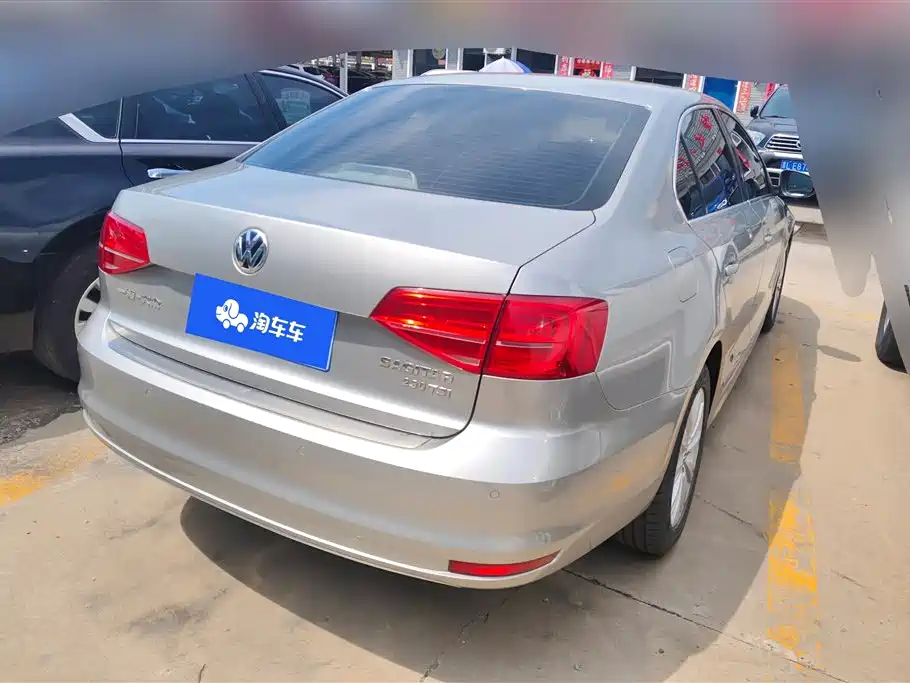 Volkswagen Sagitar 2015 230TSI Automatic Comfort фото 3