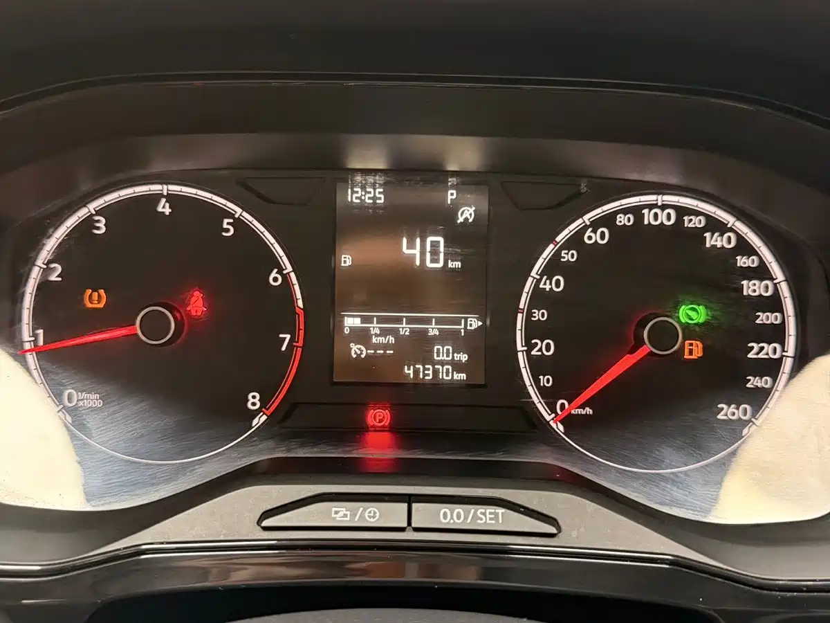 Photo 17 - Jetta VS5