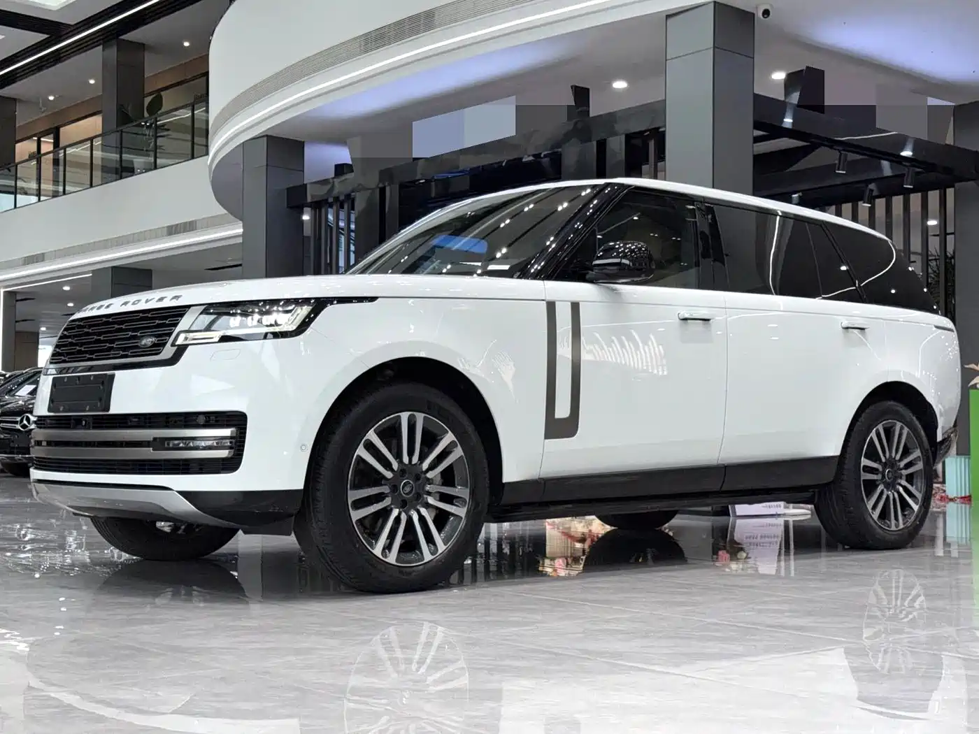 Land Rover Range Rover 2024 3.0 L6 400PS Golden Age Extended