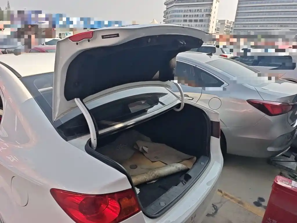 Roewe 350 2016 2015 Model 1.5L Manual Luxury Sunroof Edition