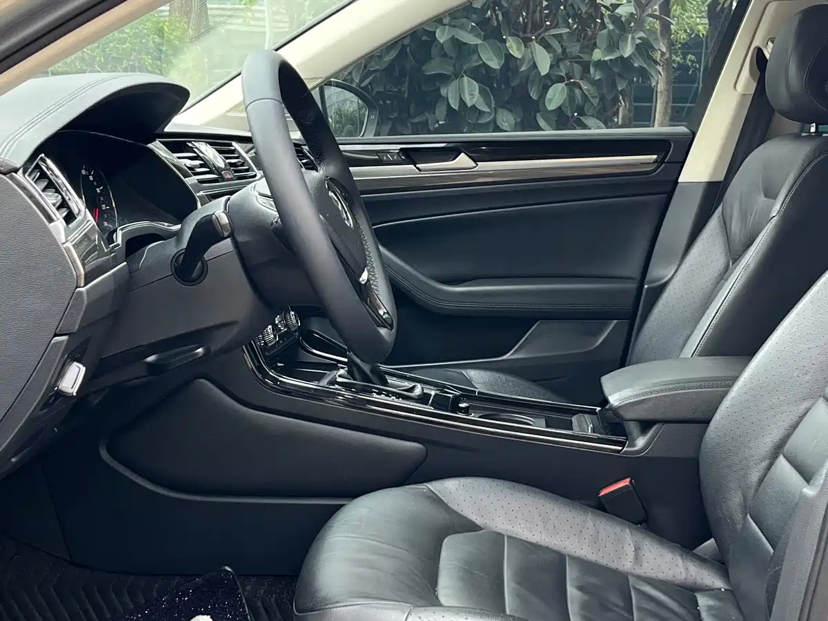 Volkswagen Phideon 2018 380TSI 2WD Business Edition фото 7
