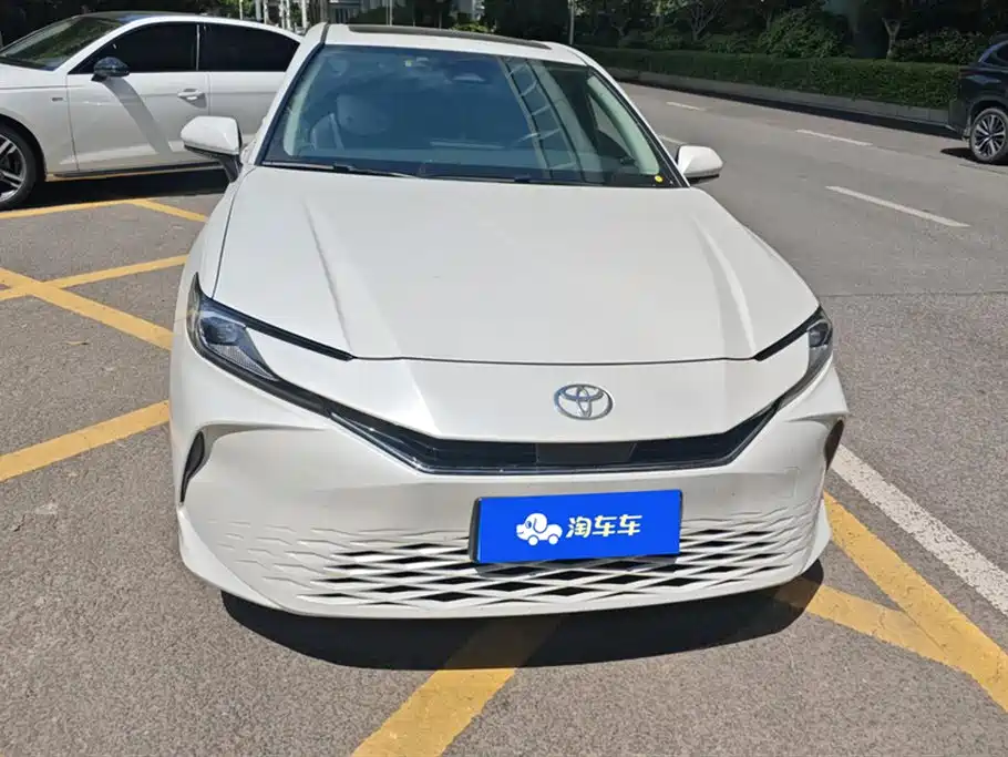 Toyota Camry 2024 2.0E Elite Edition фото 2