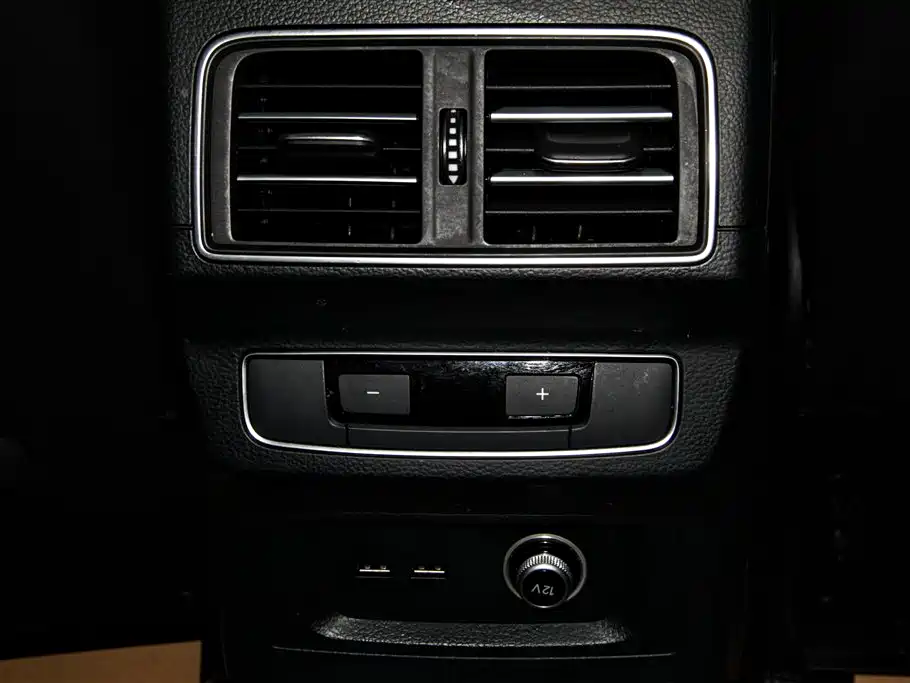 Audi Q5L 2024 Model 45 TFSI Luxury Dynamic фото 30