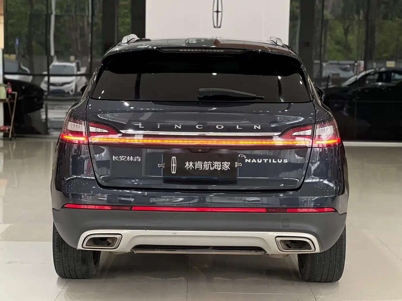 LINCOLN NAVIGATOR