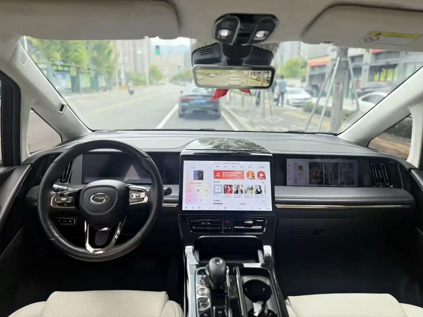 Фото 6 - GAC Trumpchi Trumpchi E9