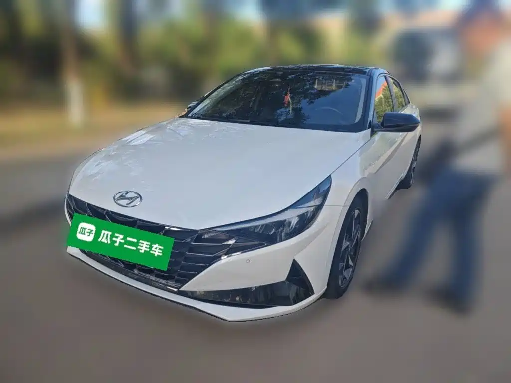 Hyundai Elantra 2022 1.5L CVT LUX Premium Edition