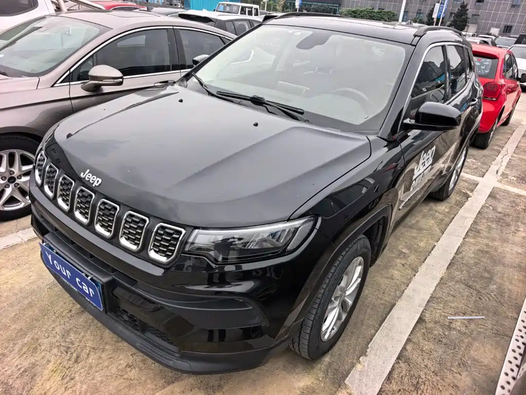Фото 1 - Jeep Compass