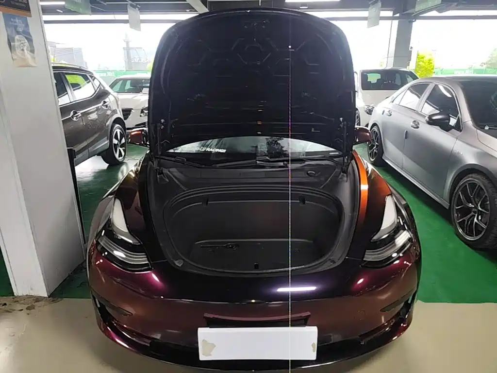 Фото 20 - Tesla Model 3