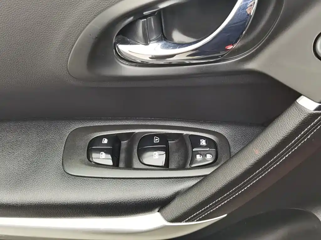 Фото 9 - Renault Kadjar