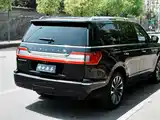 Фото 13 - Lincoln Navigator