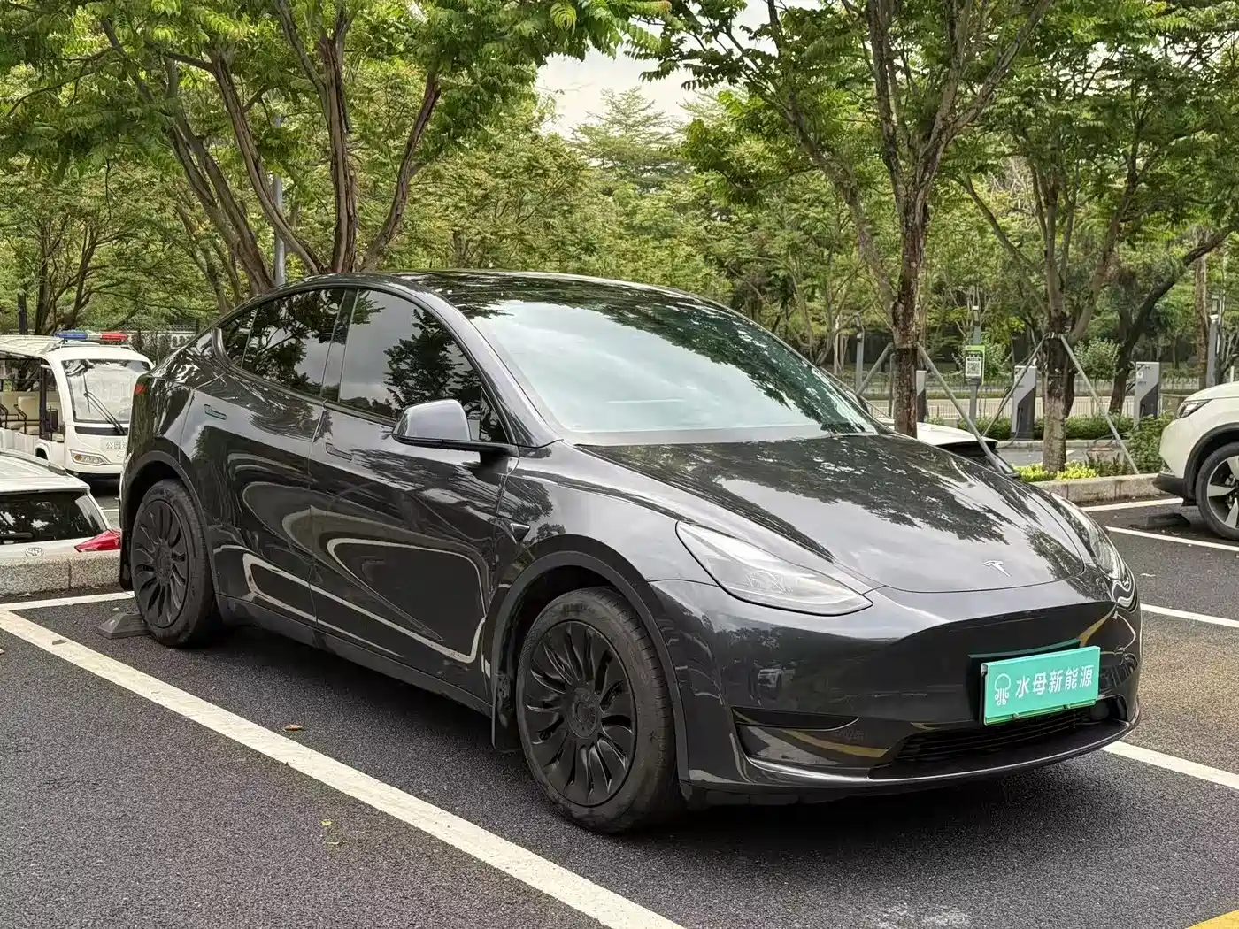 TESLA MODEL Y