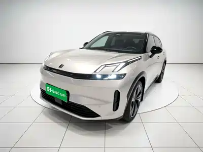 Lynk & Co 08 EM-P