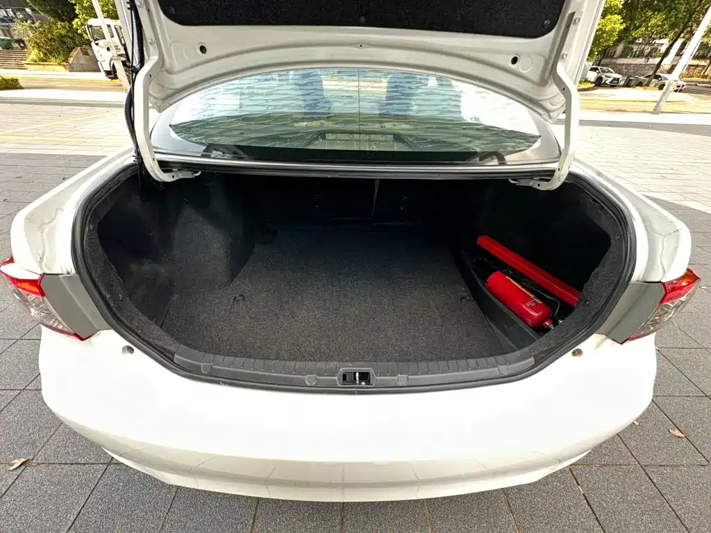 Photo 17 - Toyota Corolla