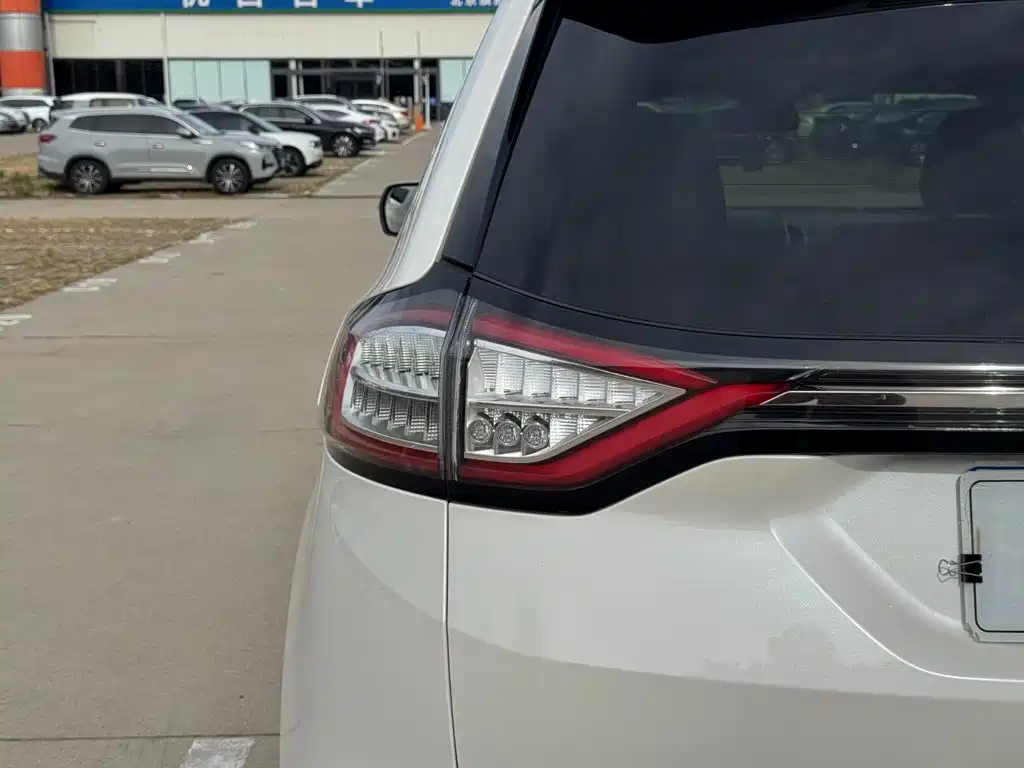 Ford Edge 2019 2018 EcoBoost 245 FWD Luxury 7-seater China V