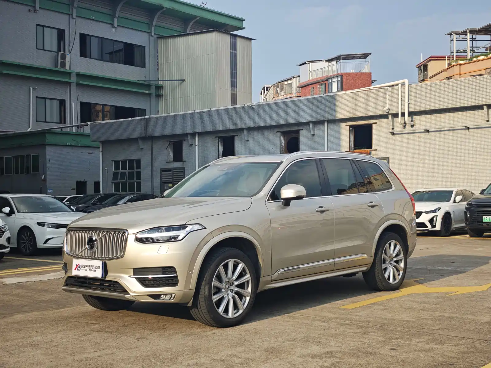 Фото 1 - Volvo XC90