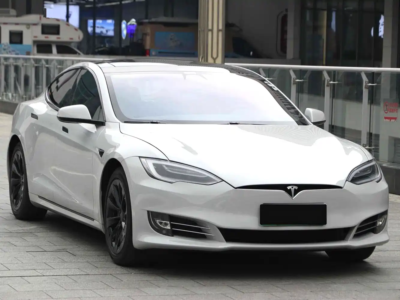 Фото 3 - Tesla Model S