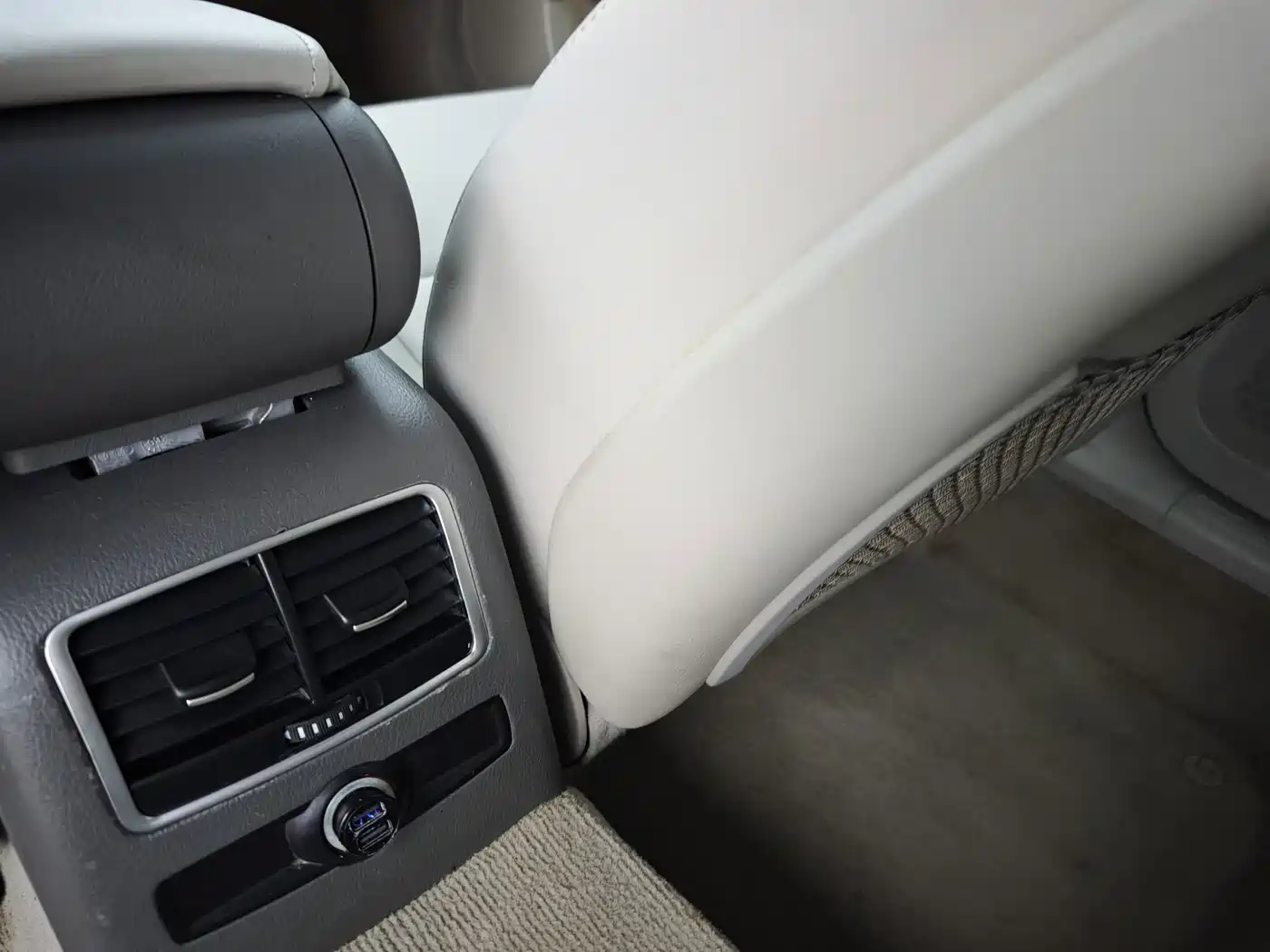 Фото 12 - Audi A6L