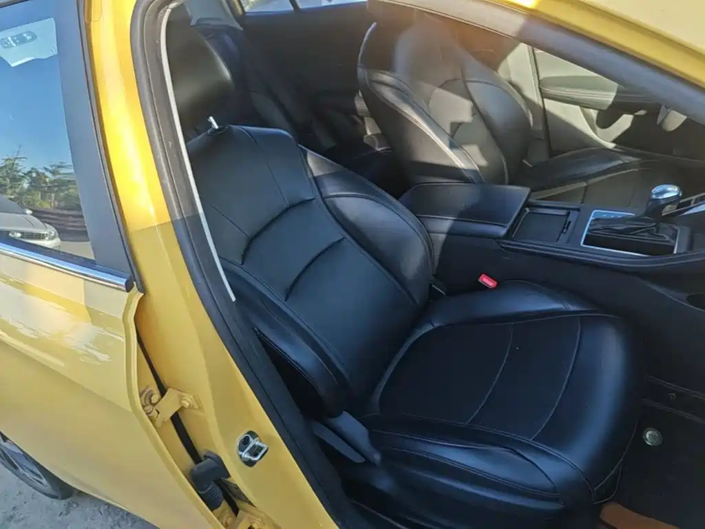 Фото 25 - Roewe i5