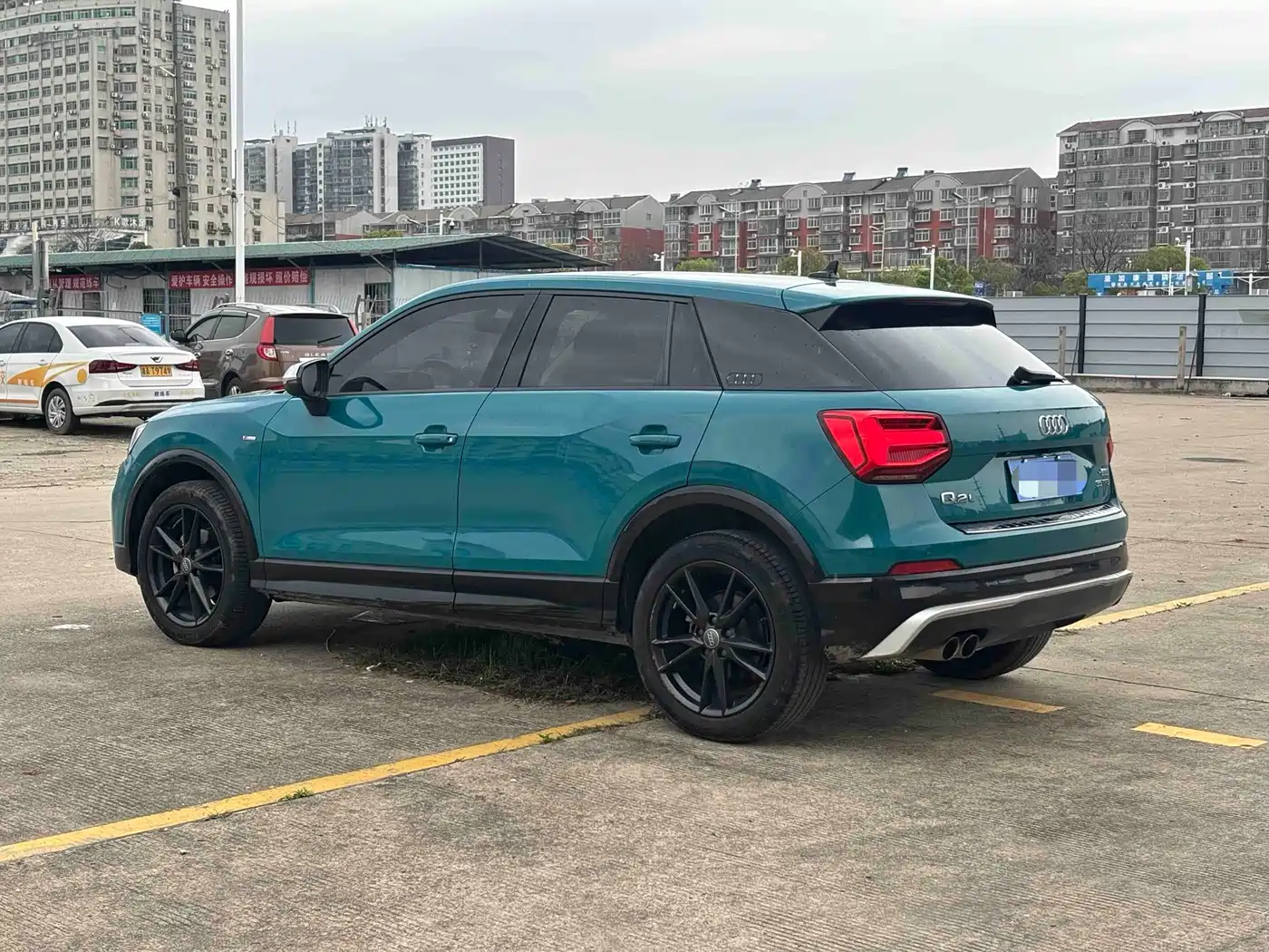 Audi Q2L 2018 35 TFSI Launch Exclusive Edition China VI фото 3