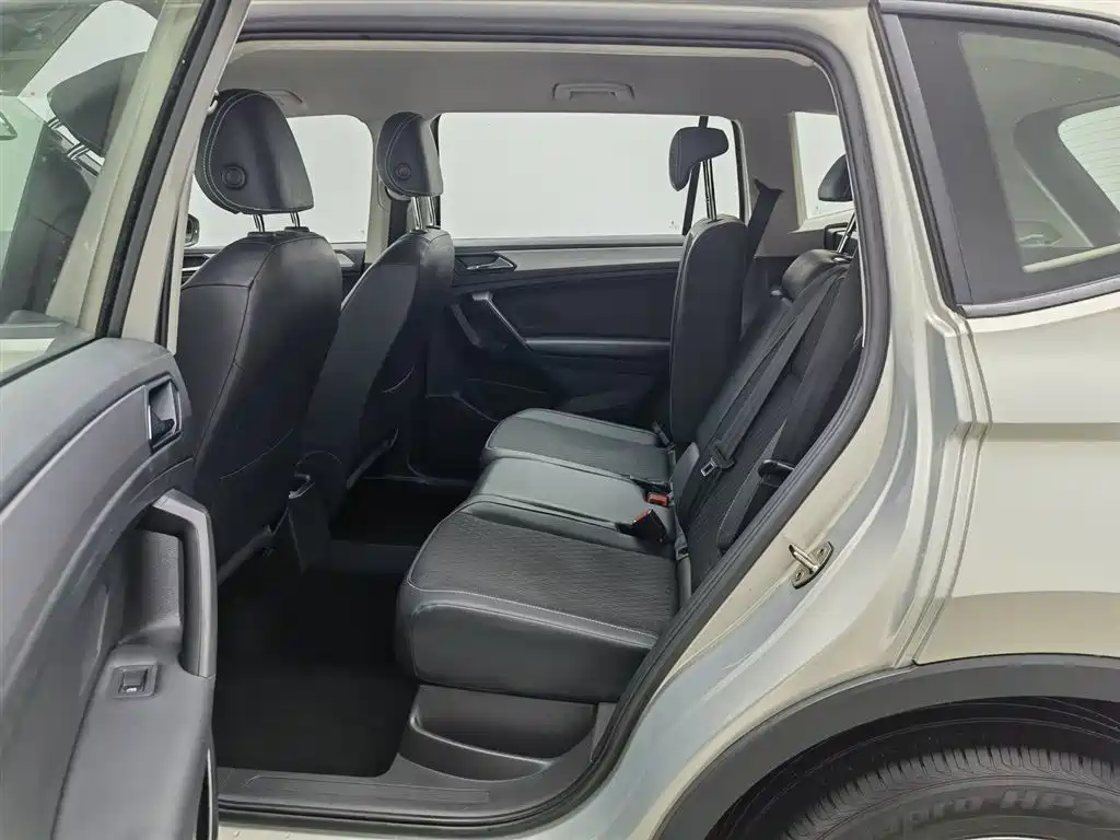 Volkswagen Tiguan L 2018 330TSI Automatic 2WD Trend Edition фото 15