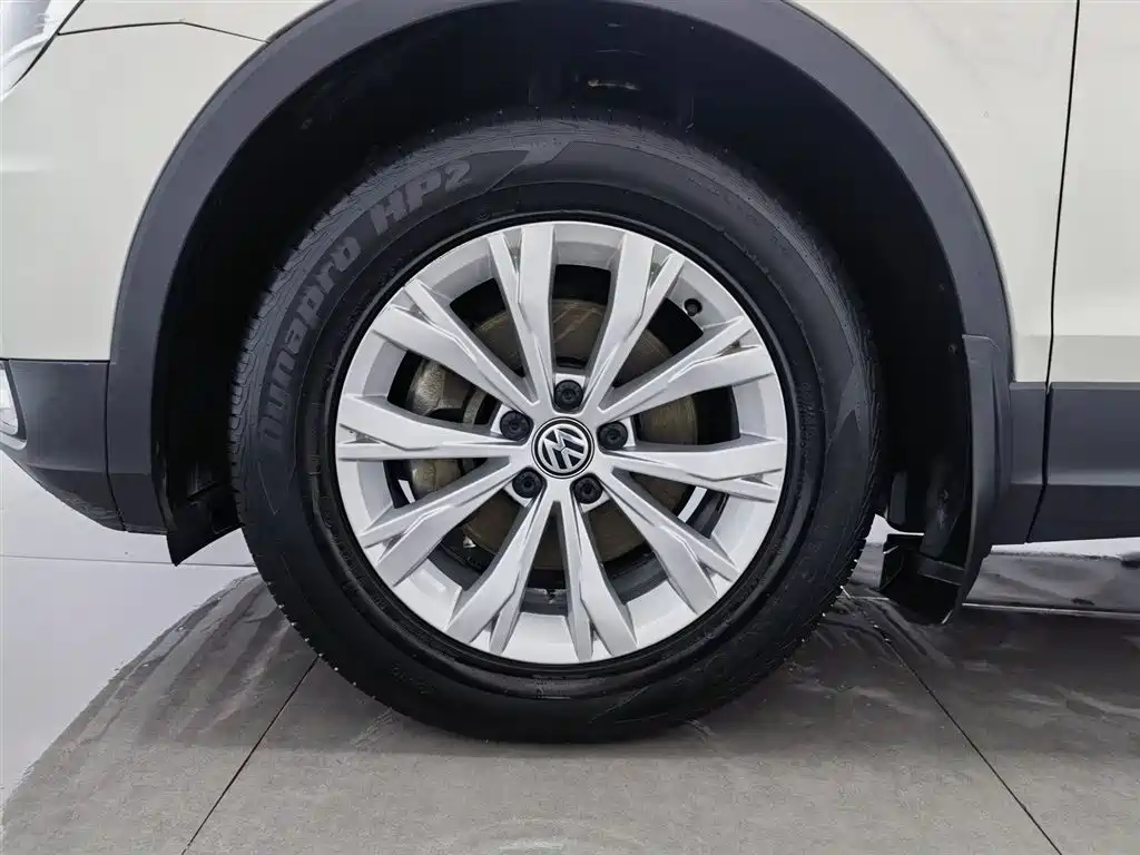 Volkswagen Tiguan L 2018 330TSI Automatic 2WD Trend Edition фото 17