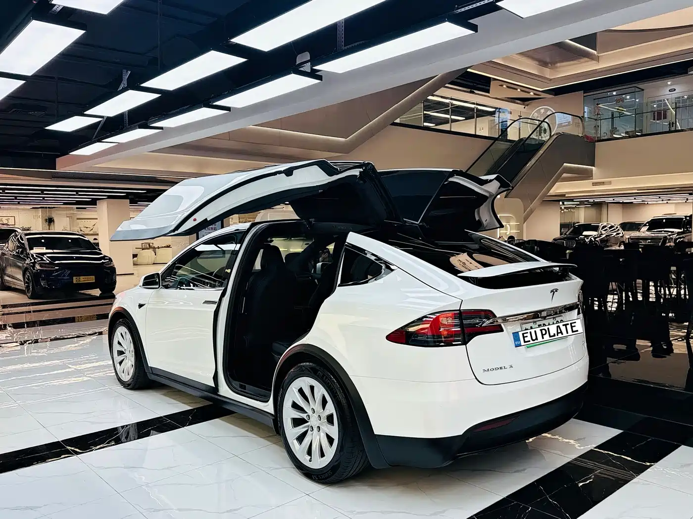 TESLA MODEL X